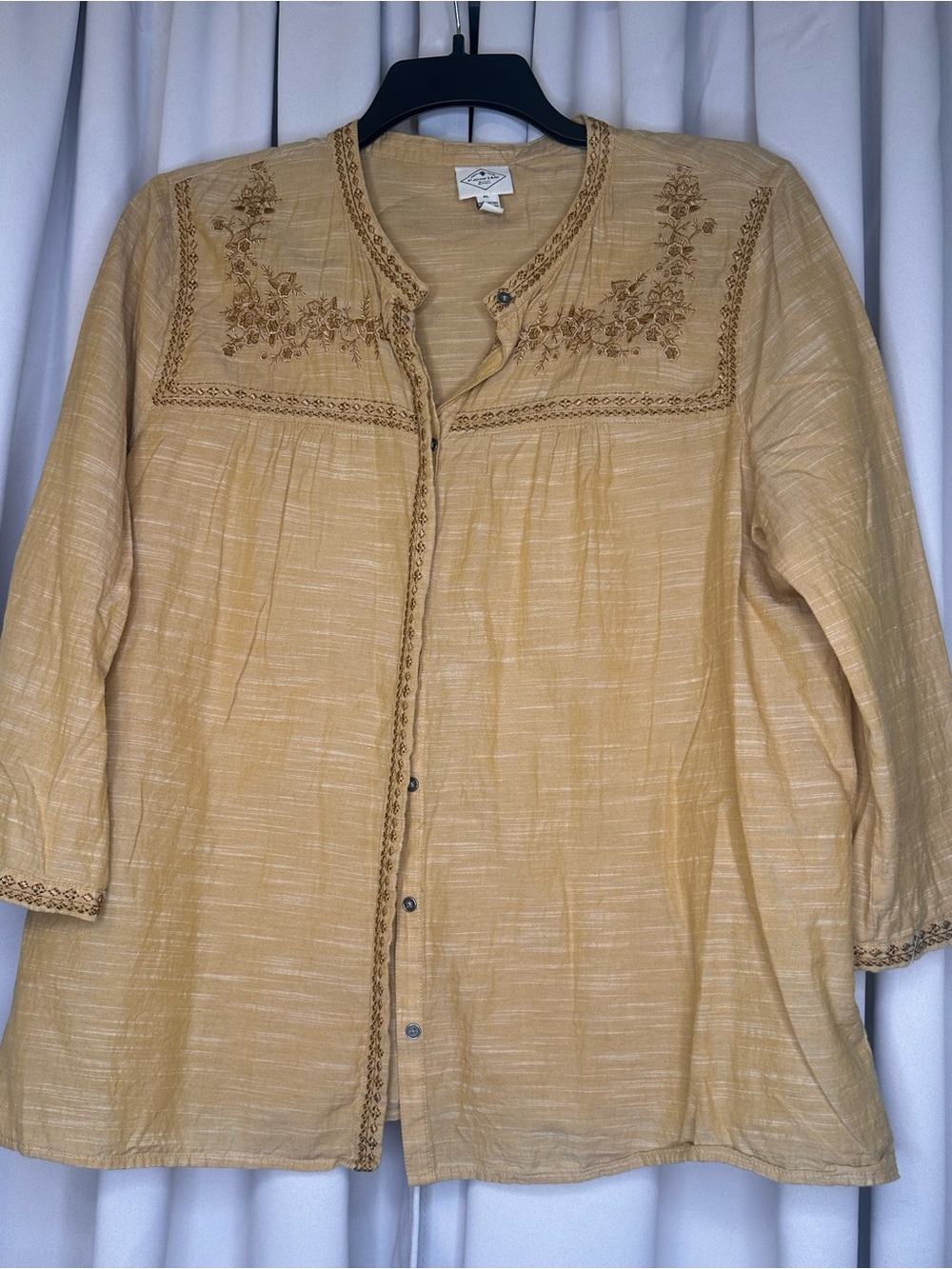 100% cotton Embroidered gold button -Front Women's Top